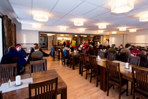 Breakfast, lunch and dinner served - Svanstein Lodge (Svanstein)