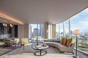 Een 50-inch lcd-televisie met kabelzenders en televisie