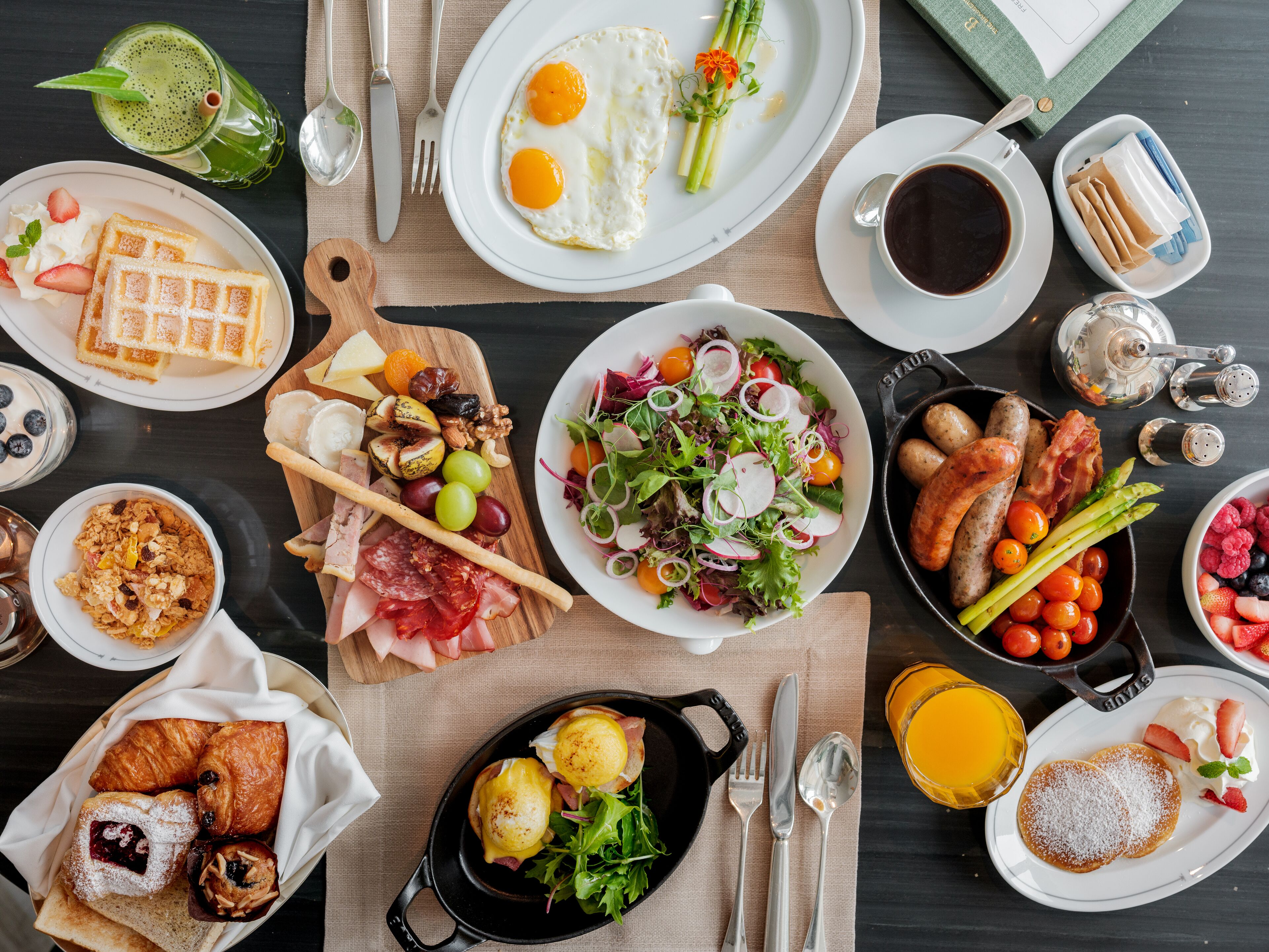 Esmorzar diari d'estil bufet (1500 THB per persona) 