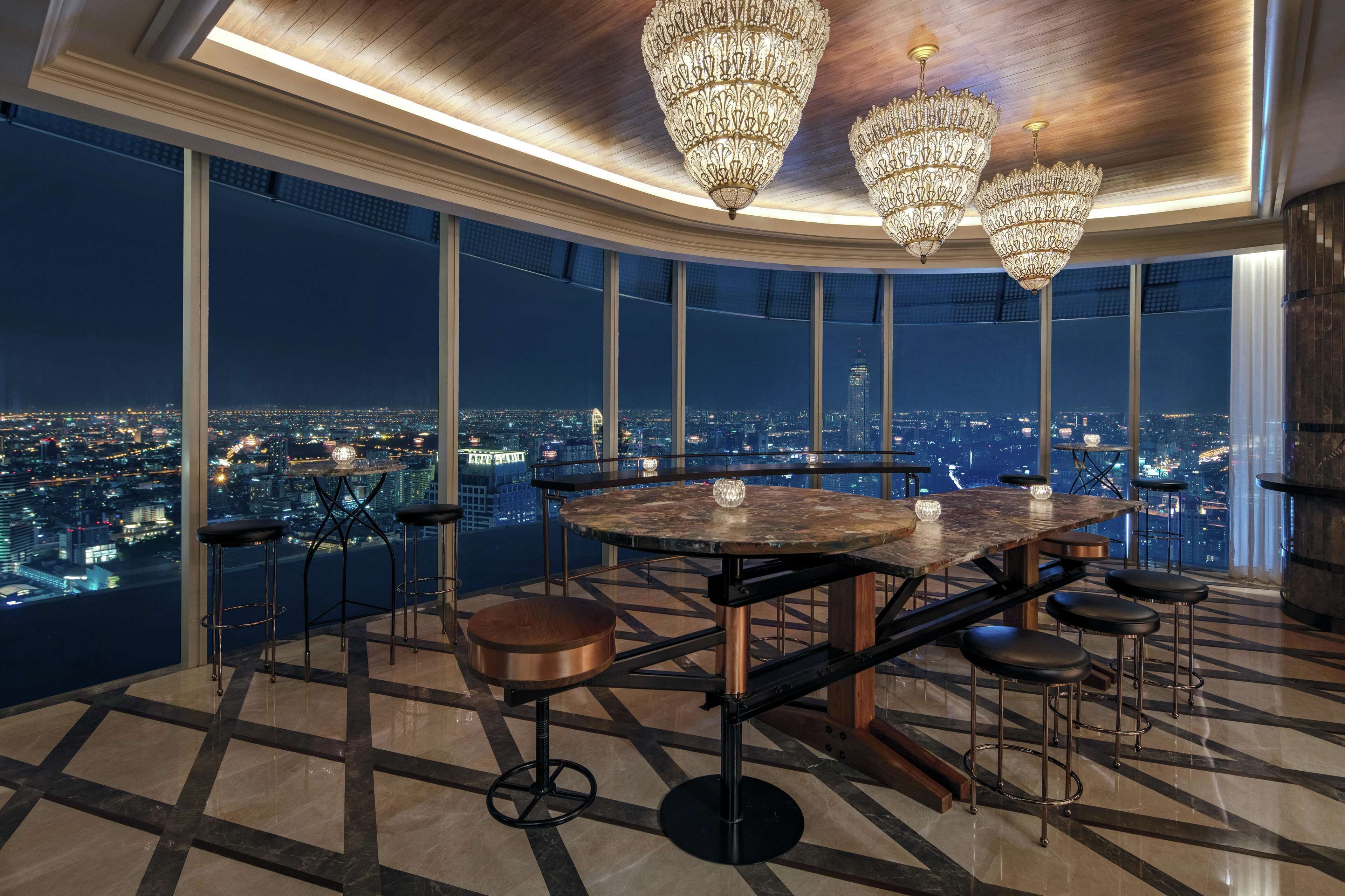 3 restaurants, breakfast, lunch, dinner served; Thai cuisine 