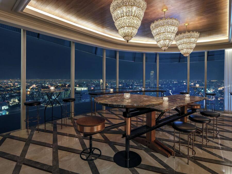 3 restaurants, breakfast, lunch, dinner served; Thai cuisine