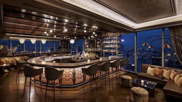 Cocktail bar