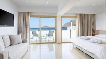 Superior Suite With Sea View | Terrace/patio