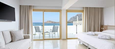 Superior Suite With Sea View | Terrace/patio