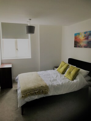 Deluxe Apartment, 1 Bedroom, Marina View | 1 bedroom, premium bedding, blackout drapes, iron/ironing board