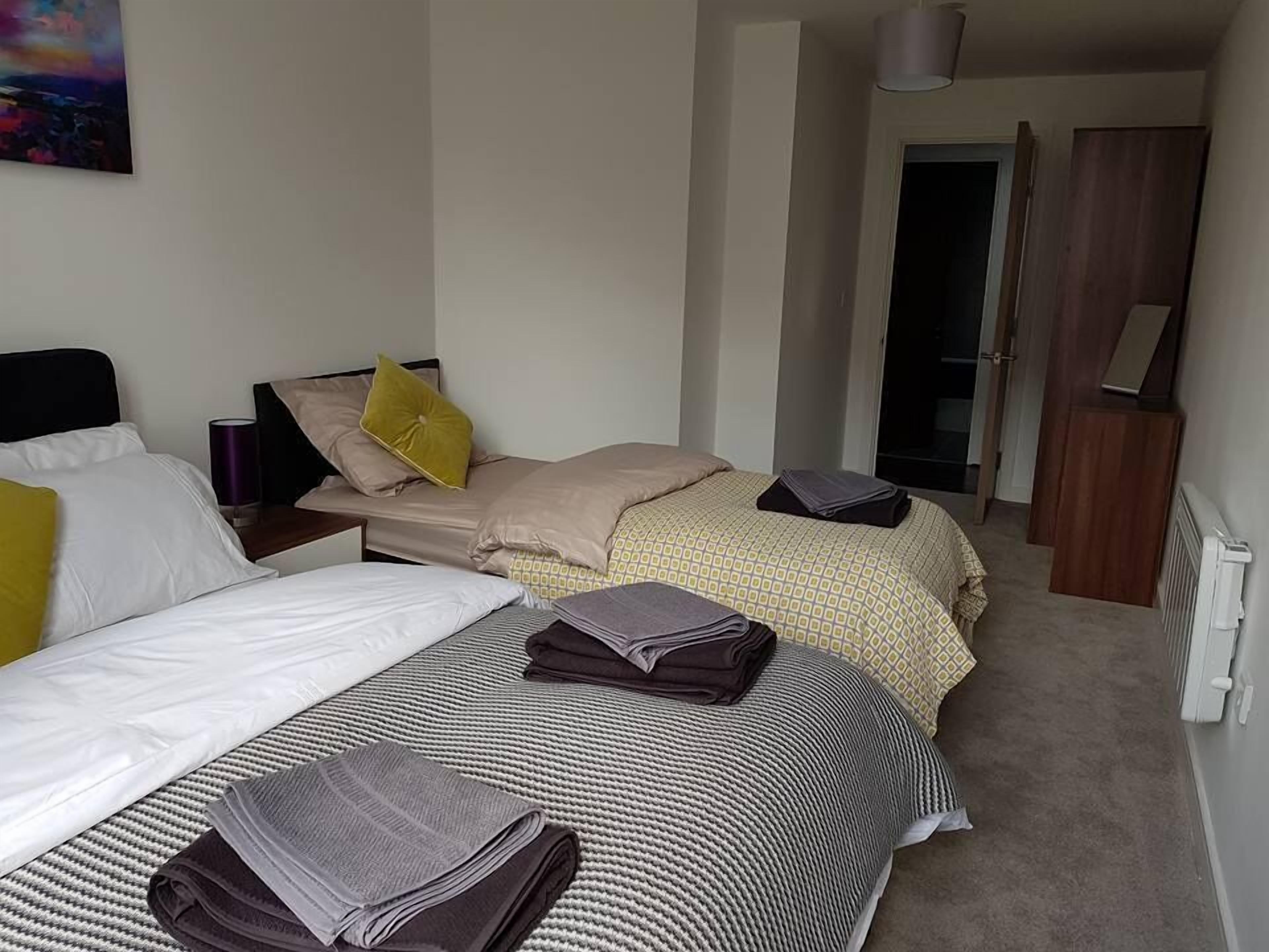 Deluxe Apartment, 1 Bedroom, Marina View | 1 bedroom, premium bedding, blackout curtains, iron/ironing board