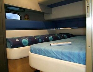 Suite, auf dem Wassser (Yacht) | Zimmersafe, individuell dekoriert, individuell eingerichtet