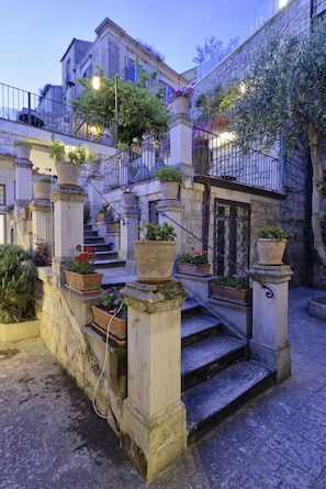Courtyard - Edel Emotional Domus Et Luxury (Modica)