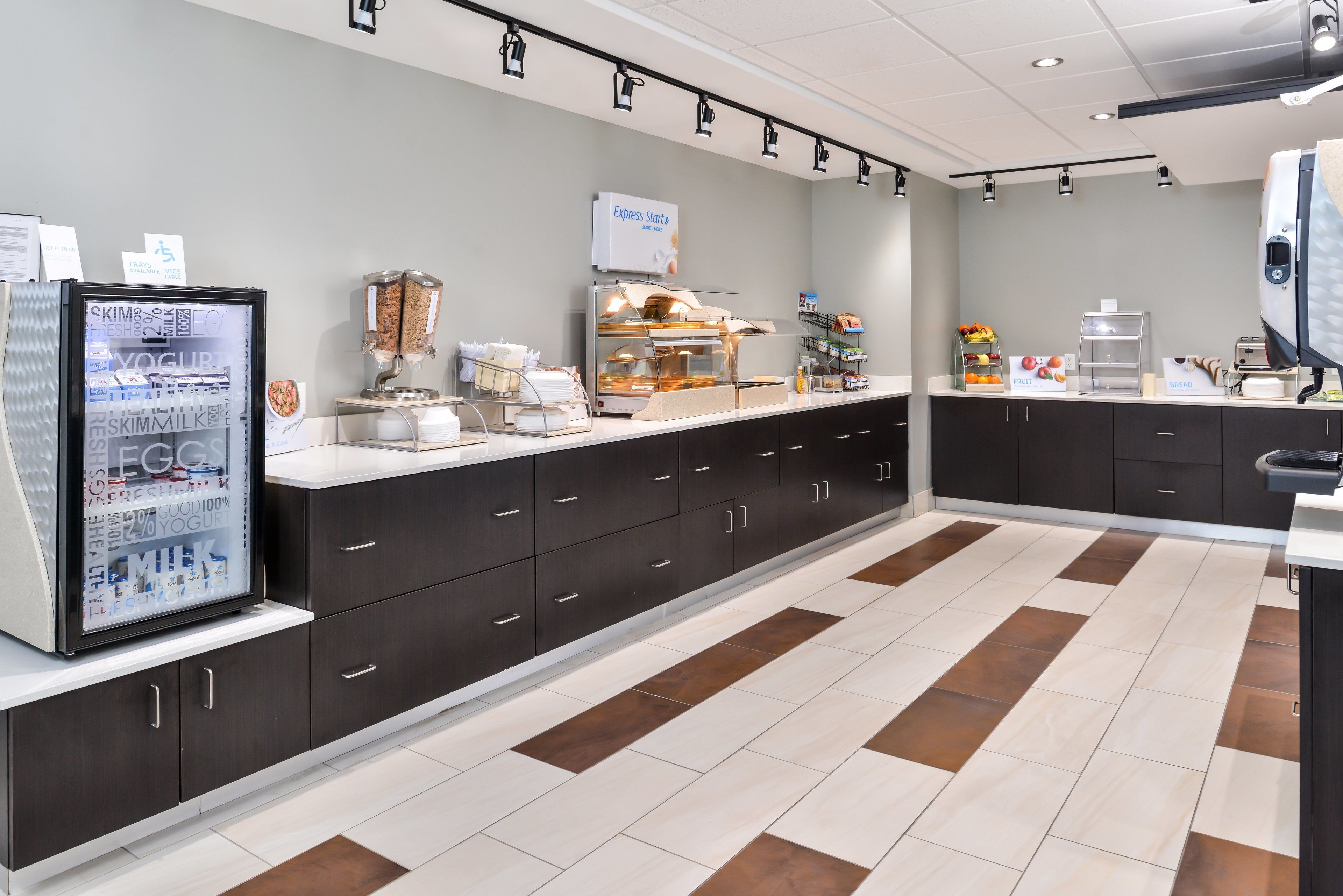 free daily full breakfast