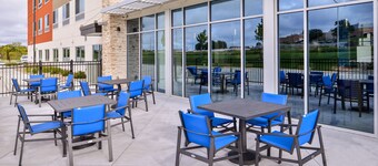 홀리데이 인 익스프레스 & 스위트 캔자스시티 - 리스서밋 바이 IHG