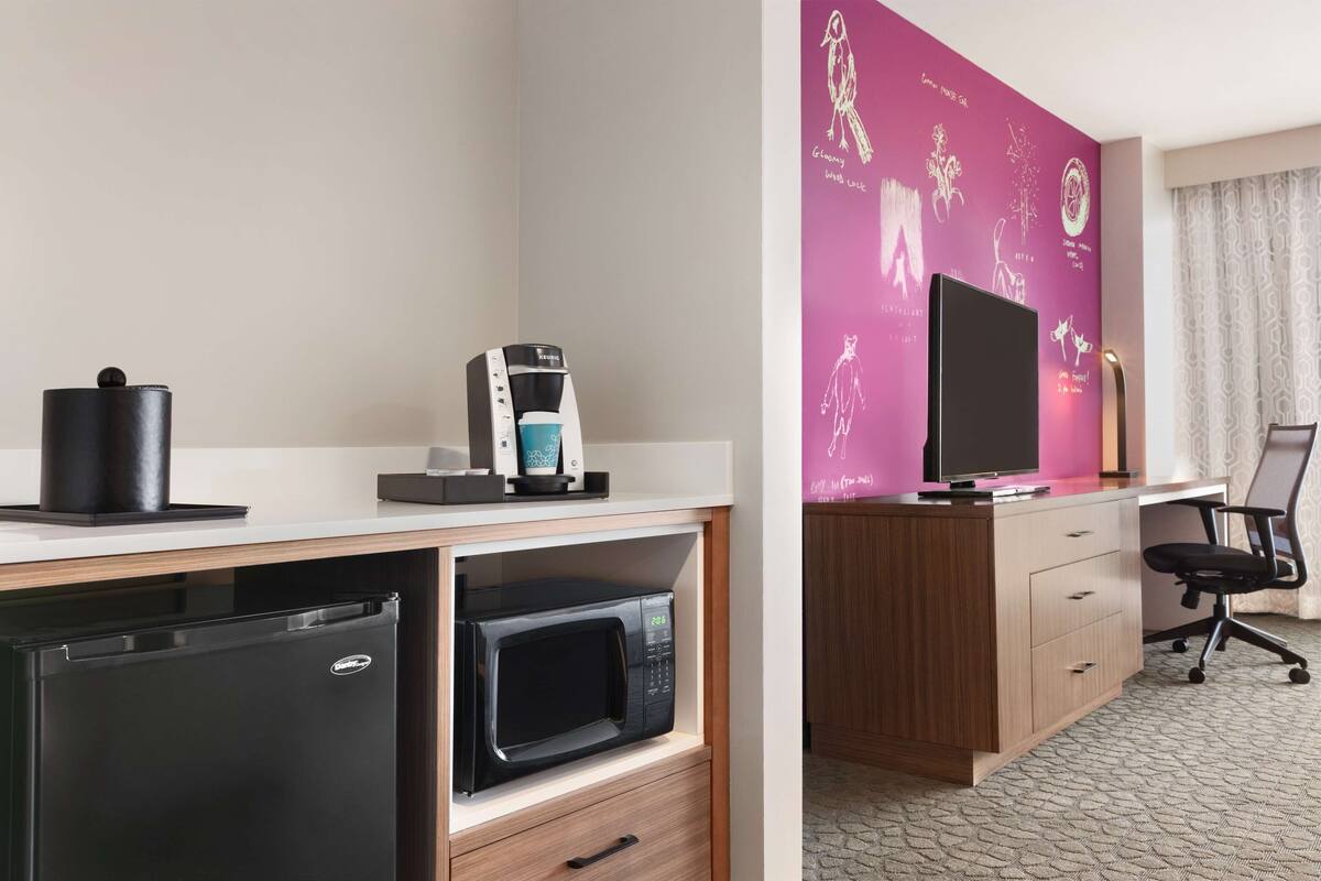 in-room safe, desk, laptop workspace, soundproofing