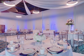 Ballroom - Hampton Inn & Suites Boston/Stoughton (Stoughton)