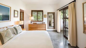 Premium Apartment, Kitchen | In-room safe, individually decorated, individually furnished