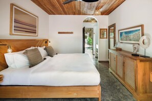 Caja de seguridad en la habitación y decoración personalizada