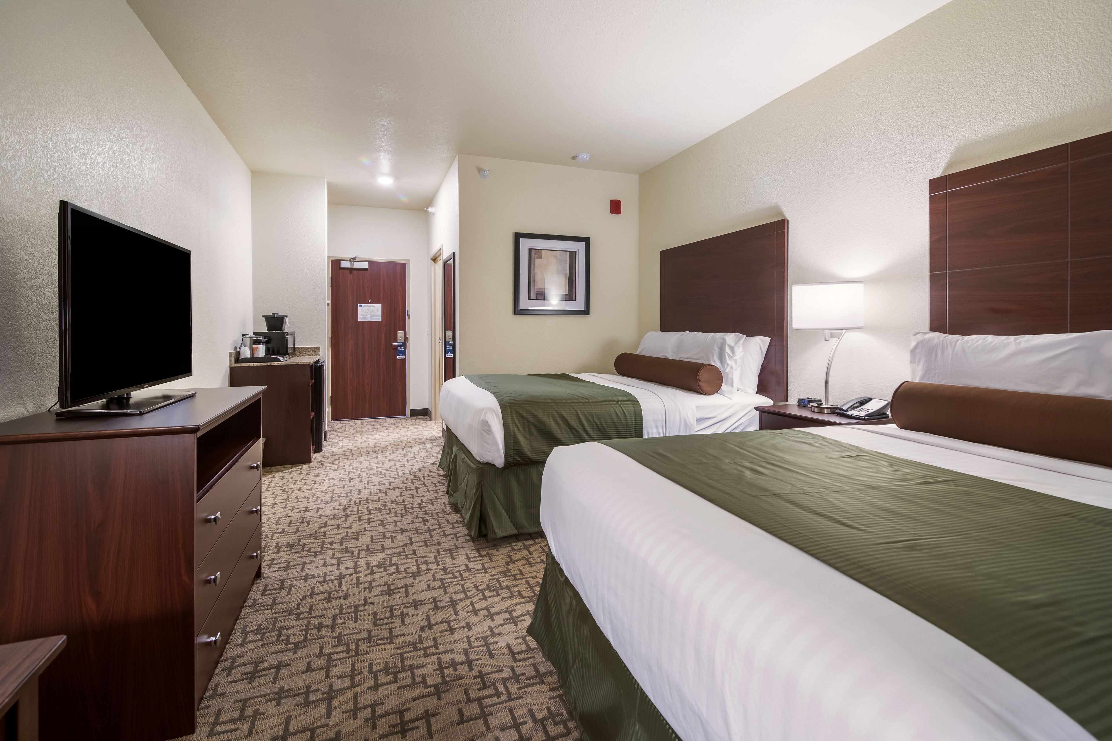 Room, 2 Queen Beds, Non Smoking (Guestroom) | Premium bedding, in-room safe, desk, laptop workspace