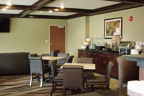 包每日自助式早餐