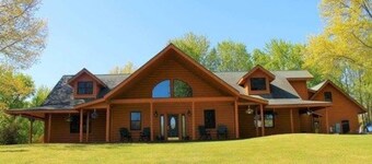 Oak Creek Lodge