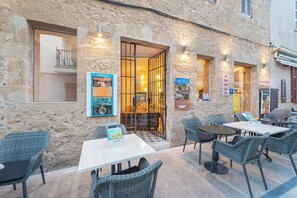 Breakfast, lunch and dinner served - Can Vent Boutique (Alcúdia)