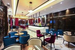 Bar (on property) - Senator Hotel (Tirana)