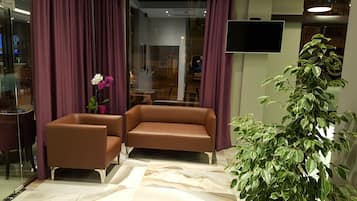 Coin salon dans le hall