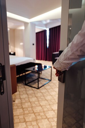 Standard Double or Twin Room, 1 Bedroom | Premium bedding, memory foam beds, minibar, in-room safe - Senator Hotel (Tirana)