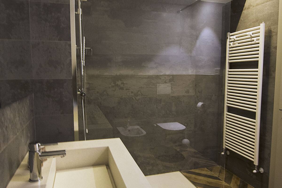 shower, free toiletries, hair dryer, bathrobes