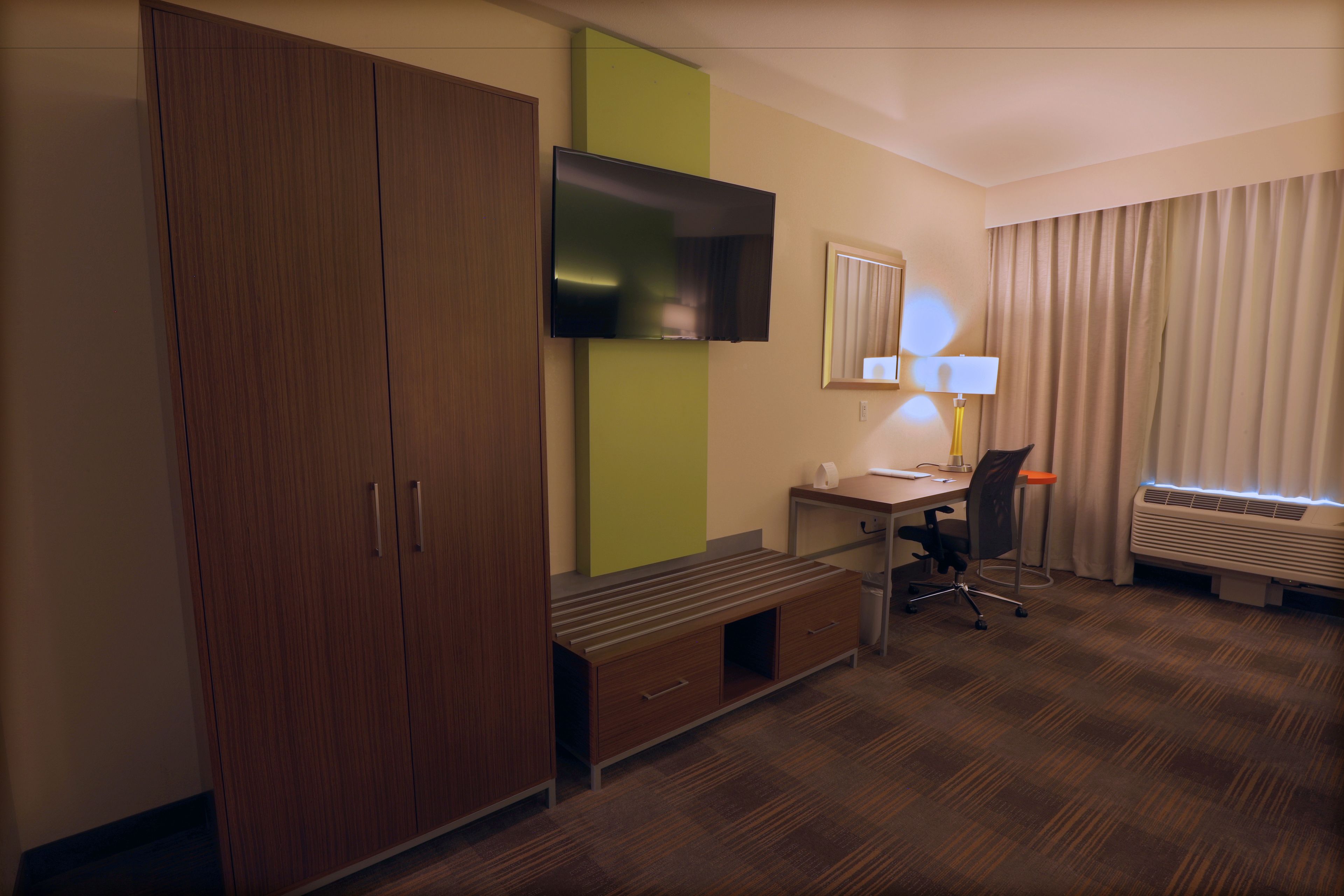 in-room safe, desk, laptop workspace, free wifi