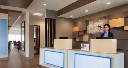 Holiday Inn Express and Suites-Cincinnati NE - Red Bank Road by IHG