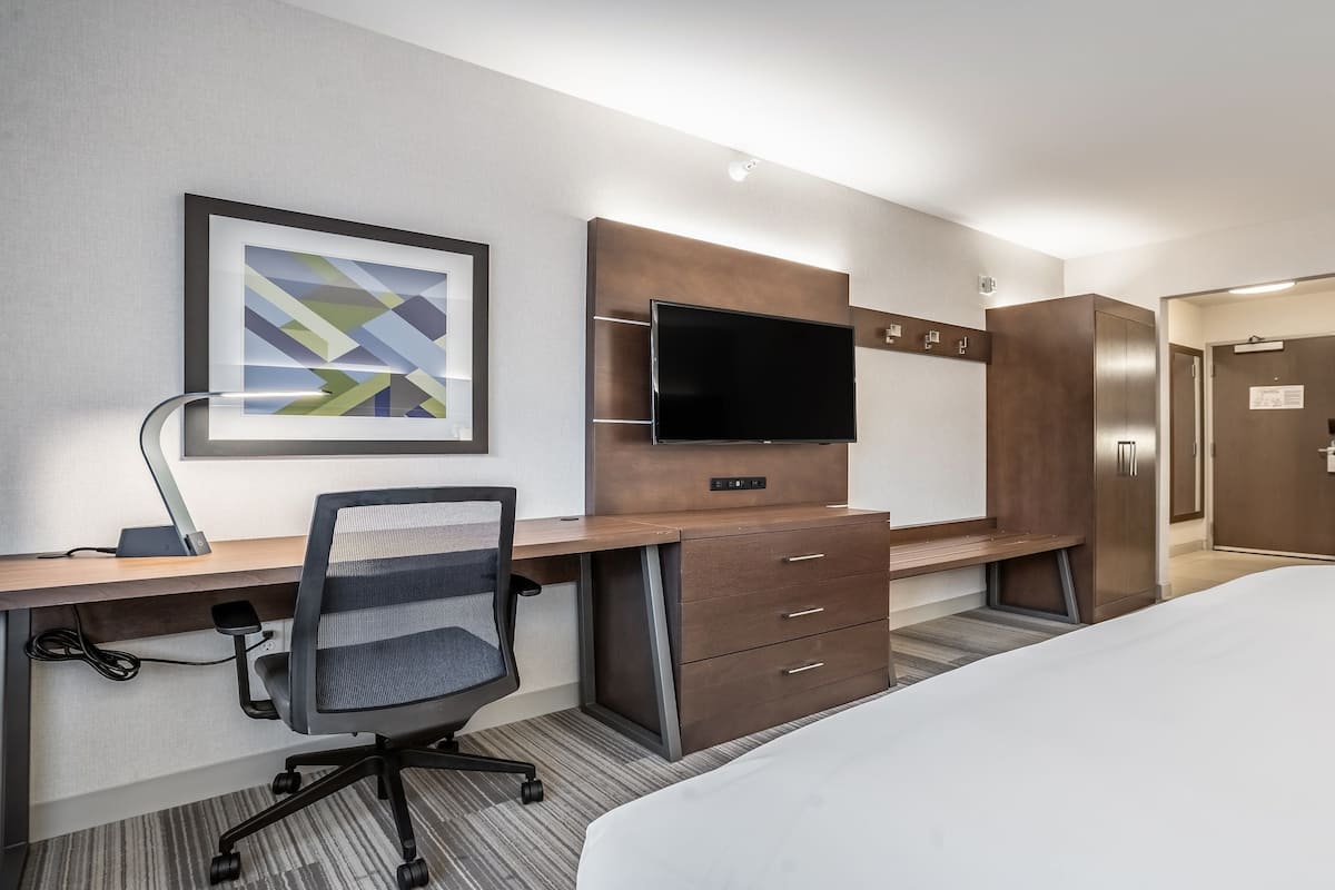 In-room safe, desk, laptop workspace, blackout drapes