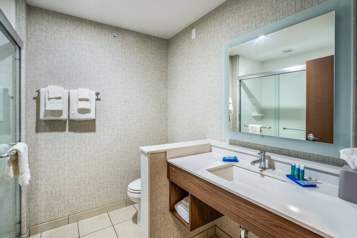 in-room safe, desk, laptop workspace, blackout curtains