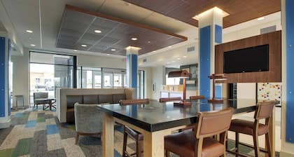 Holiday Inn Express and Suites-Elizabethtown North by IHG