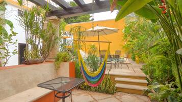 Flor de Mayo | Terrace/patio