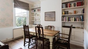 In-room dining - 13 Claremont Terrace (York)