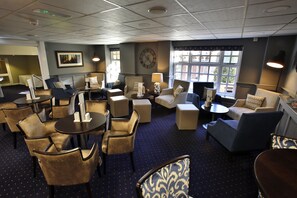 Serves lunch and dinner - Quorn Grange Hotel (Loughborough)