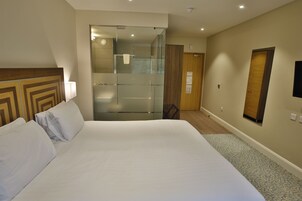 高级双人房 | 特色装修、特色家居、办公桌、遮光窗帘