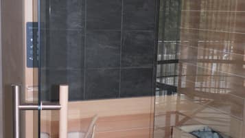 ساونا، صالات للتدليك والعلاجات