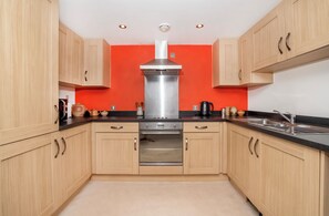 Apartment, 2 Bedrooms, River View | Private kitchen - 20 John Walker House (York)