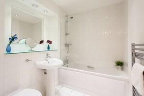 Appartement, 1 chambre | Salle de bain