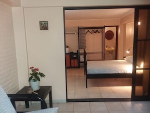 Egyptian cotton sheets, premium bedding, in-room safe