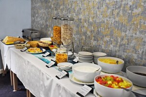 Free daily cooked-to-order breakfast