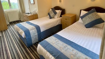 Hypo-allergenic bedding, desk, free WiFi, bed sheets