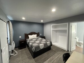 Room, 1 Queen Bed | Desk, free WiFi - Cornett Motel (Los Angeles)