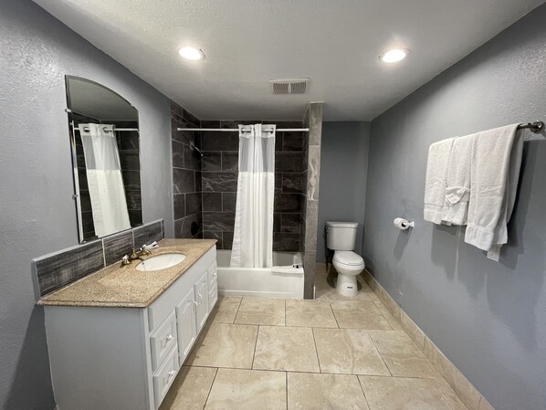Room, 2 Double Beds | Bathroom | Deep soaking tub, towels - Cornett Motel (Los Angeles)