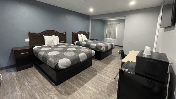 Room, 2 Double Beds | Desk, free WiFi