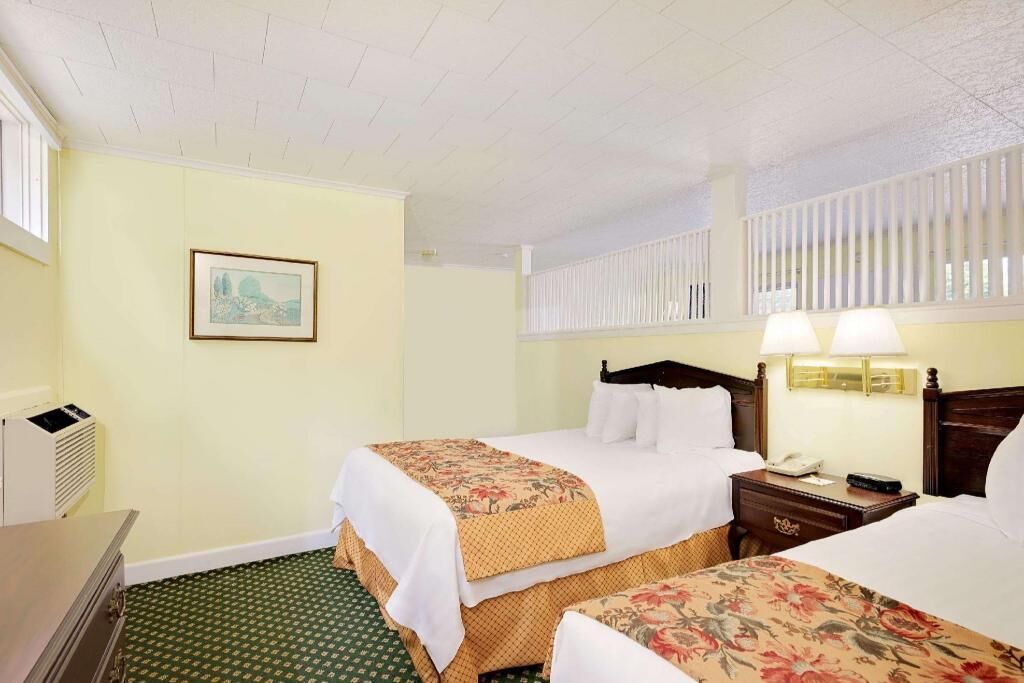 In-room safe, iron/ironing board, free WiFi, bed sheets