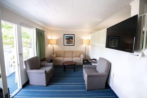 Suite, 2 Double Beds, Non Smoking