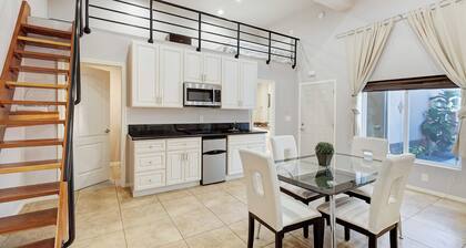 Nimitz & W Point Loma Blvd! Detached Studio Queen Sofa Bed, and loft w/Queen