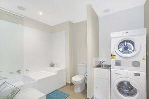 2 Bedroom Apartment | Bathroom
