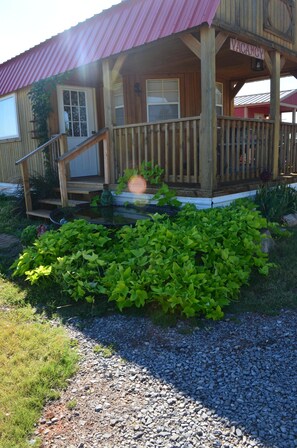 Exterior detail - Fully Furnished Cabin (WIFI INCLUDED) (Leedey)