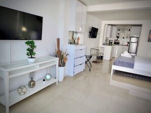 Room - Segovia Studio Units (Carolina)
